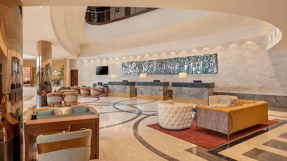 Radisson Salem Lobby