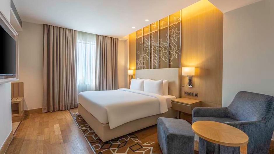 Radisson Gurugram Udyog Vihar Suite