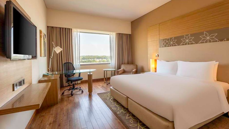 Radisson Gurugram Udyog Vihar Room