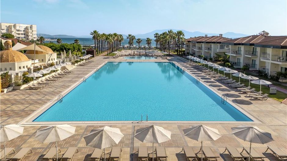 Radisson Blu Resort & Spa, Cesme Pool