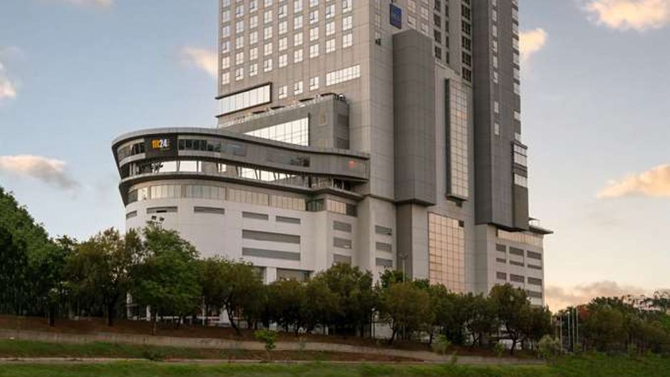 Radisson Blu Hotel, Sandton Johannesburg Exterior
