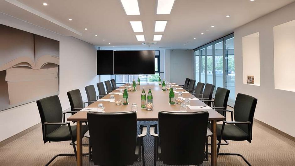 Radisson Blu Senator Hotel Meeting