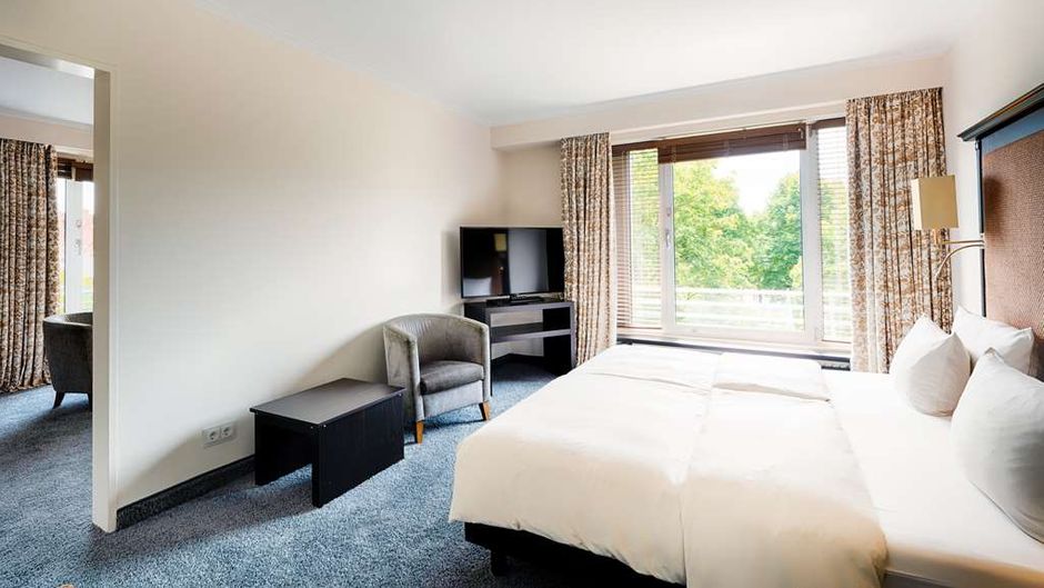 Radisson Blu Senator Hotel Suite