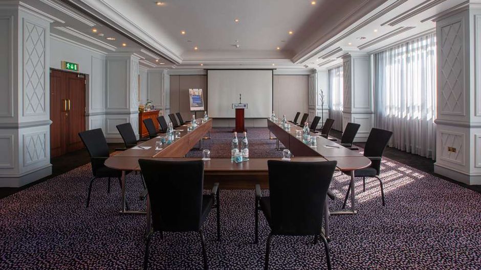 Radisson Blu Hotel Muscat Meeting