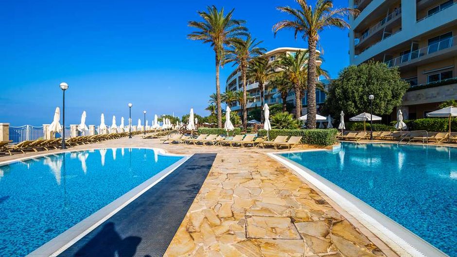 Radisson Blu Resort & Spa, Golden Sands Pool