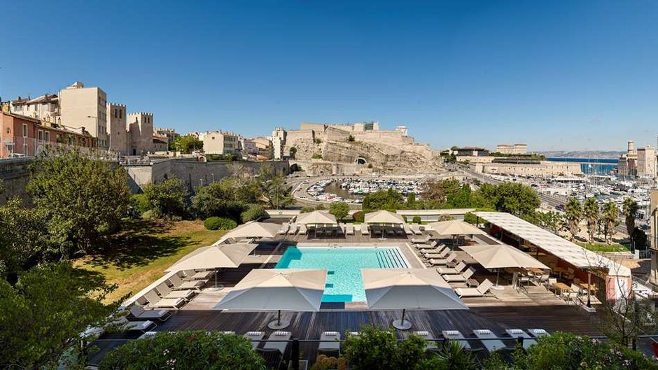Radisson Blu Hotel Marseille Pool