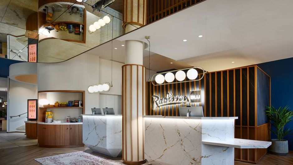 Radisson Blu Hotel Marseille Lobby