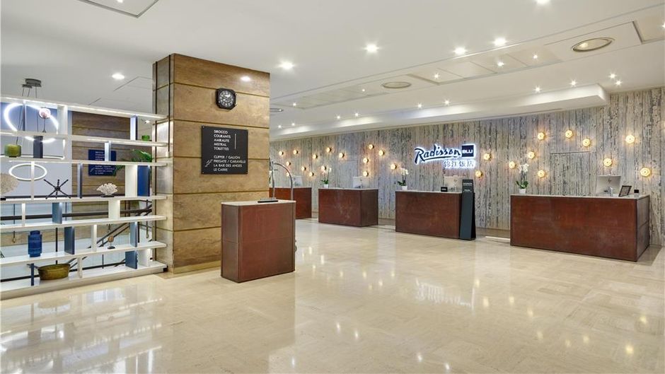 Radisson Blu Hotel Nice Lobby