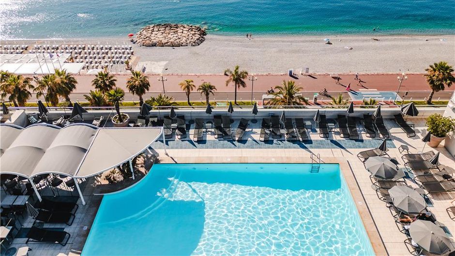 Radisson Blu Hotel Nice Pool