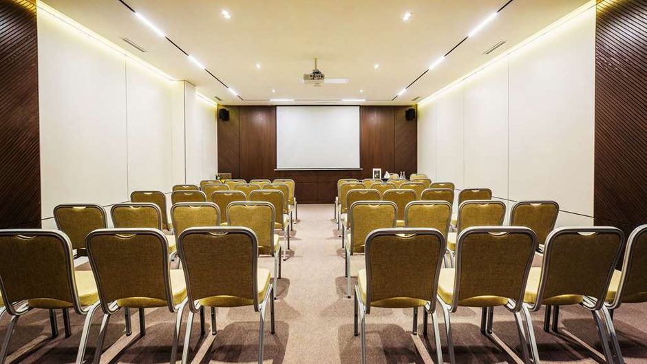Radisson Blu Hotel Tashkent Meeting