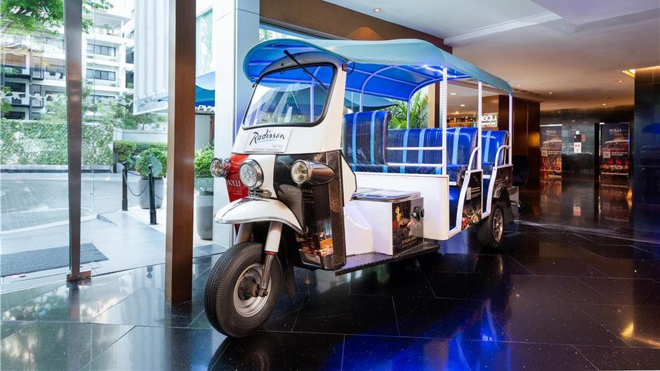 Radisson Suites Bangkok Sukhumvit Lobby