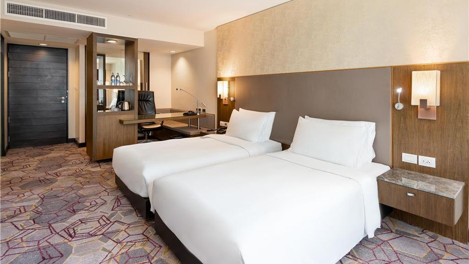 Radisson Suites Bangkok Sukhumvit Room