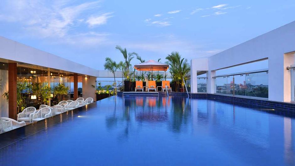 Country Inn & Suites by Radisson Manipal Pool