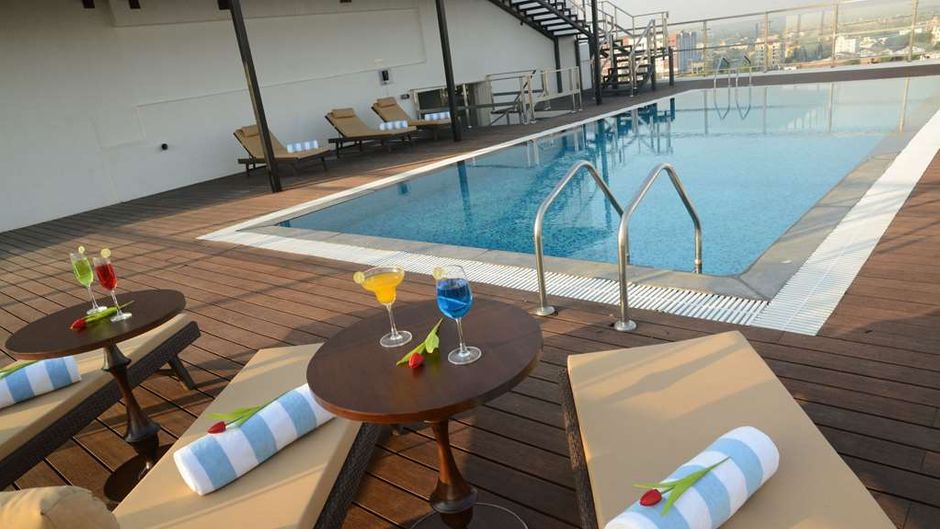 Country Inn & Suites by Radisson Kota Pool