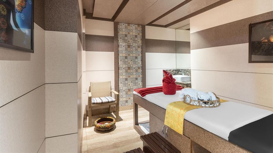 Country Inn & Suites Sahibabad Spa