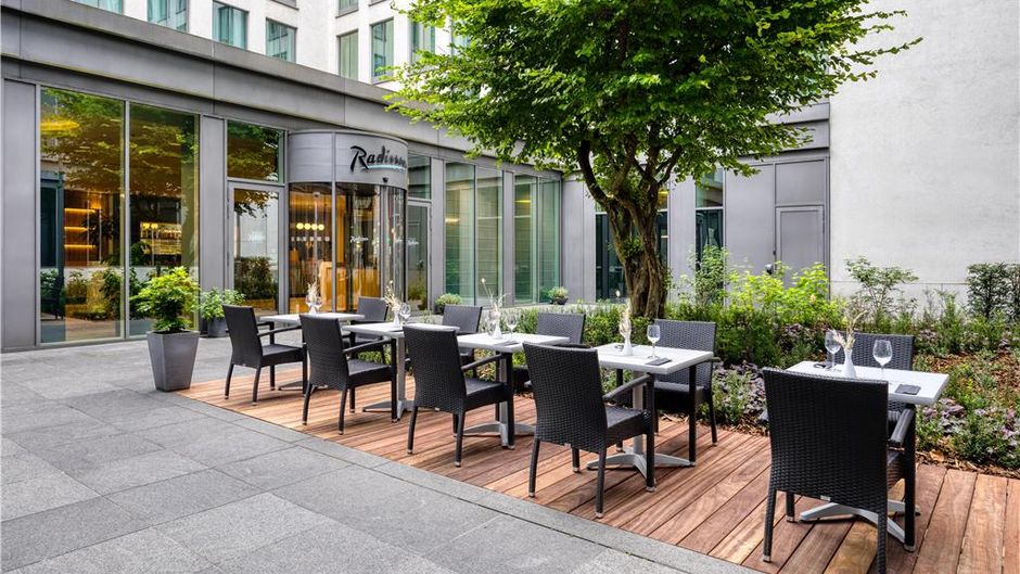 Radisson Hotel Brussels Centre Midi Exterior