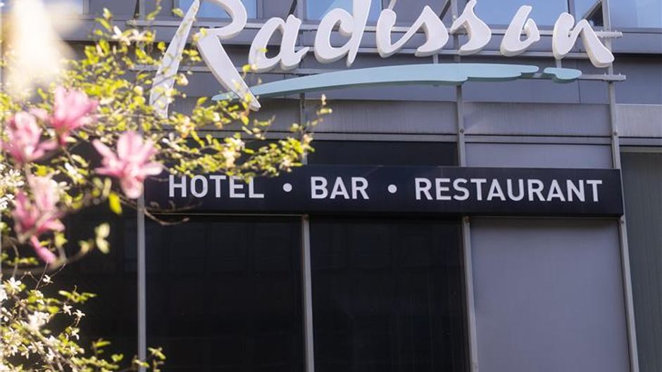 Radisson Hotel Brussels Centre Midi Exterior