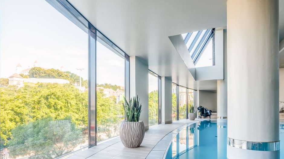 Park Inn Danube, Bratislava Pool