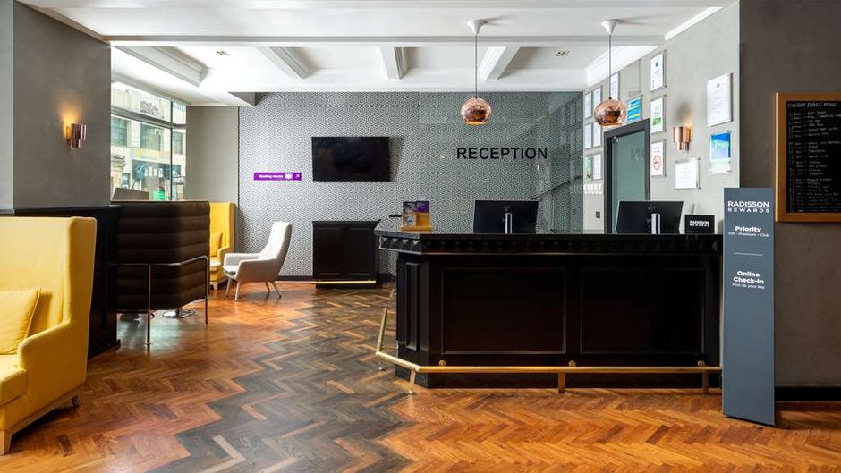 Park Inn by Radisson Hotel & Residence Lobby