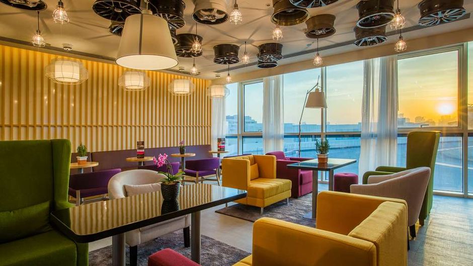 Park Inn By Radisson Dubai Motor City Lobby