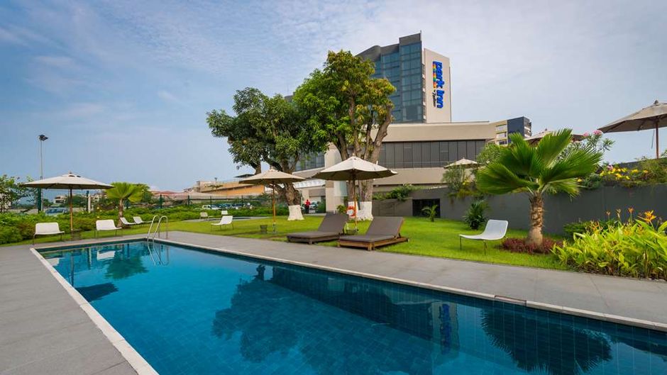 Park Inn By Radisson Libreville Pool