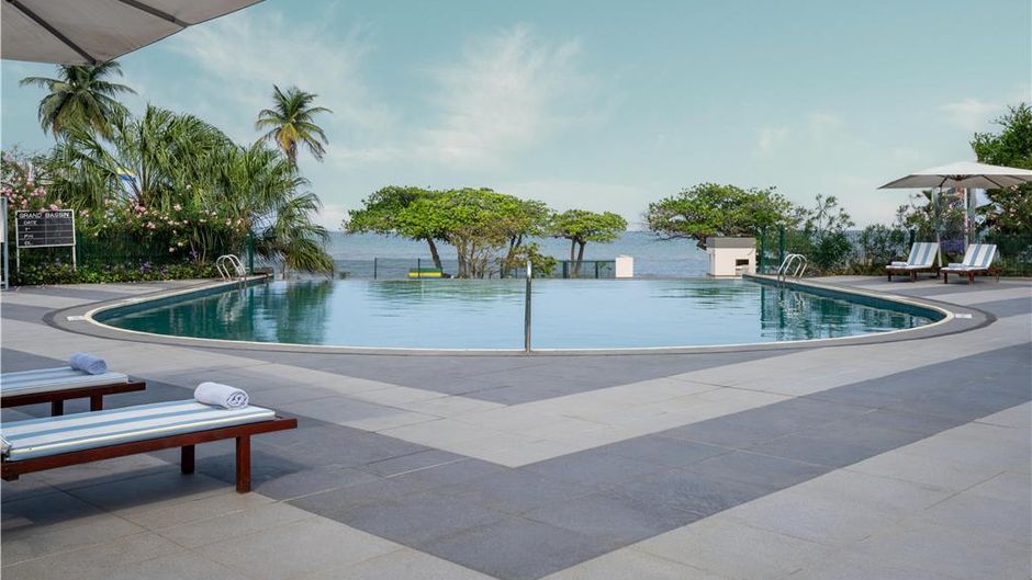 Park Inn By Radisson Libreville Pool