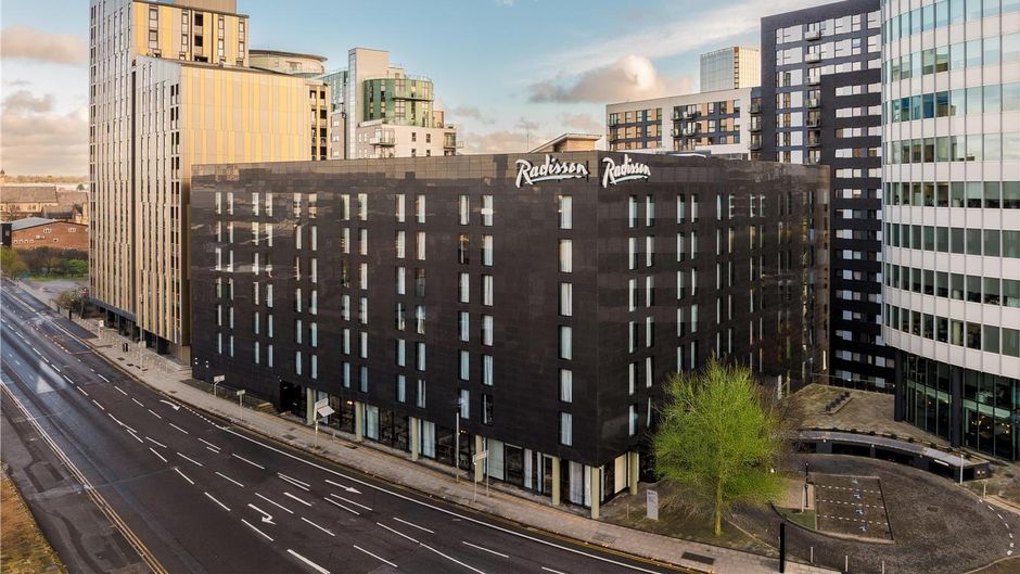Radisson Hotel Manchester City Centre Exterior