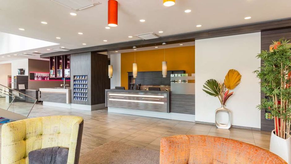 Park Inn by Radisson Neumarkt Lobby