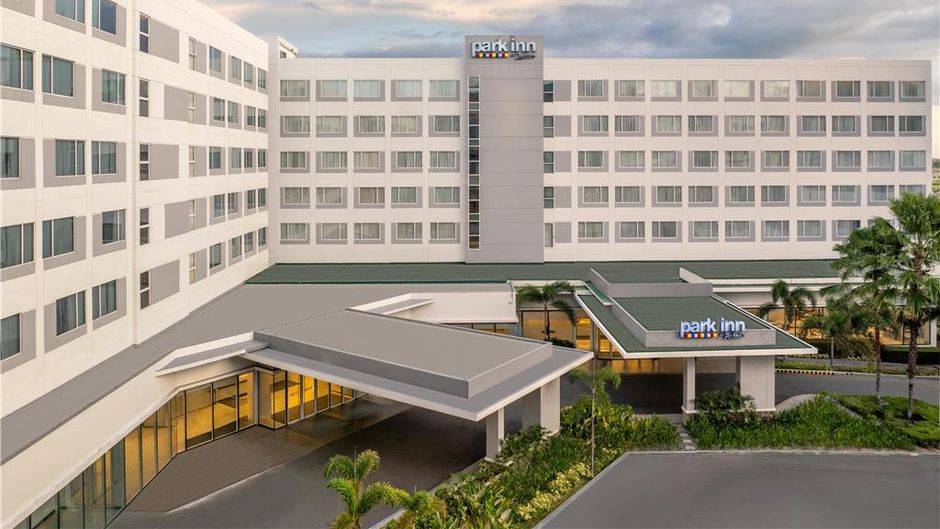 Park Inn by Radisson Clark Exterior