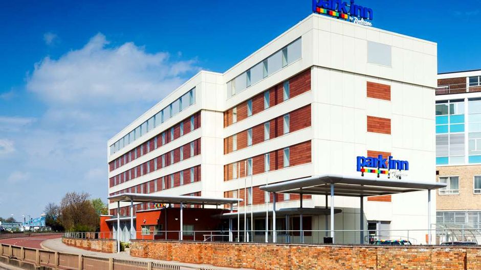 Park Inn Peterborough Exterior