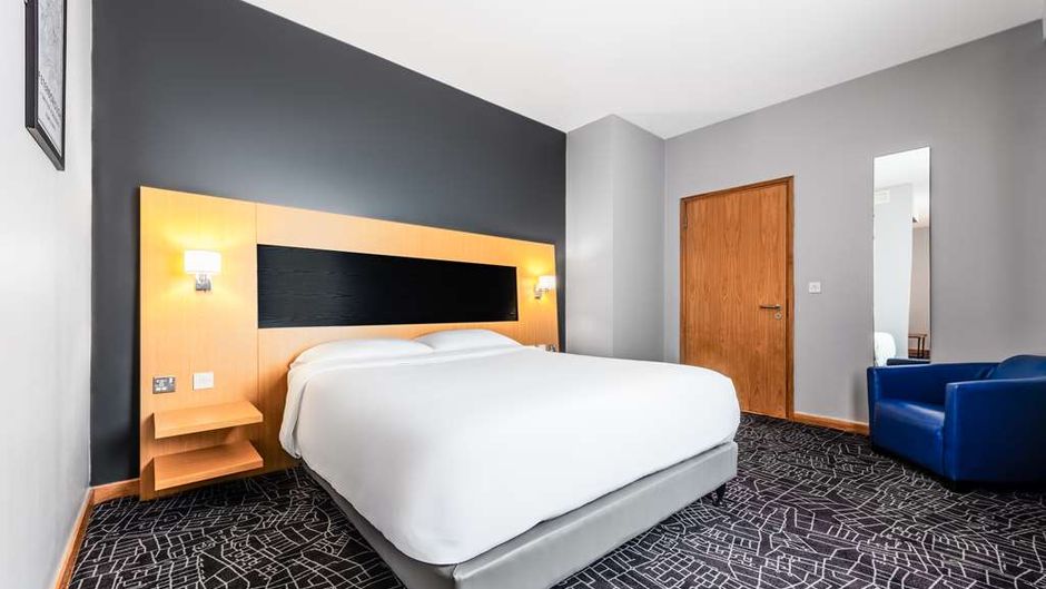 Park Inn Peterborough Suite