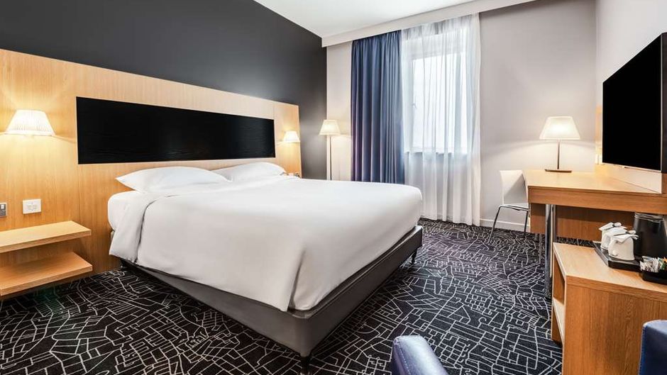 Park Inn Peterborough Room