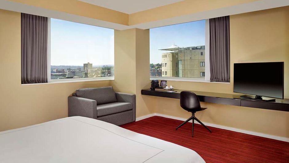 Park Plaza Leeds Room