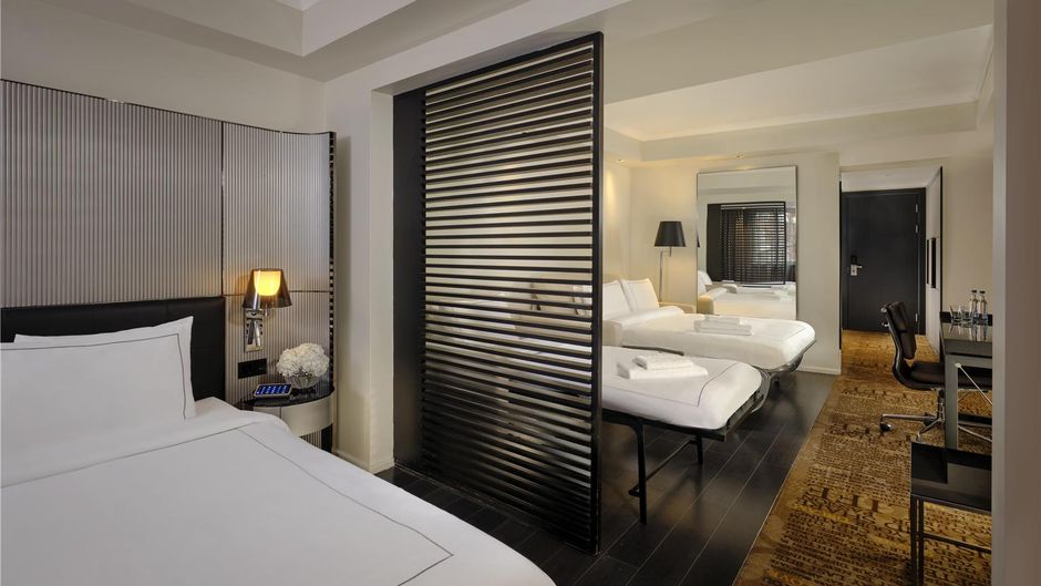 Park Plaza Victoria London Suite