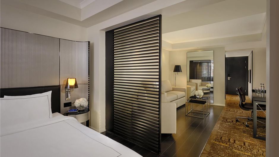 Park Plaza Victoria London Suite