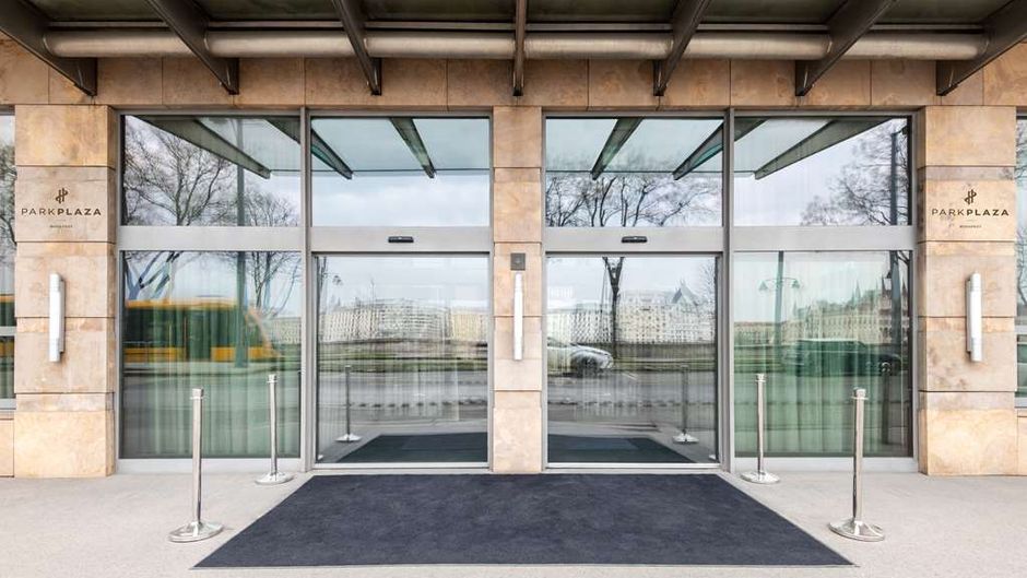 Park Plaza Budapest Exterior