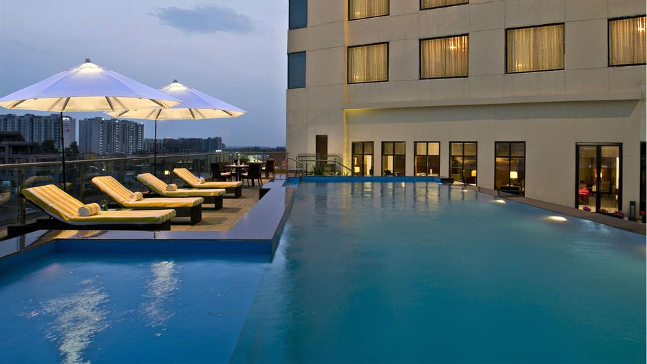 Park Plaza Zirakpur Pool