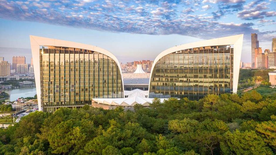 Howard Johnson CAEXPO Plaza Nanning Exterior