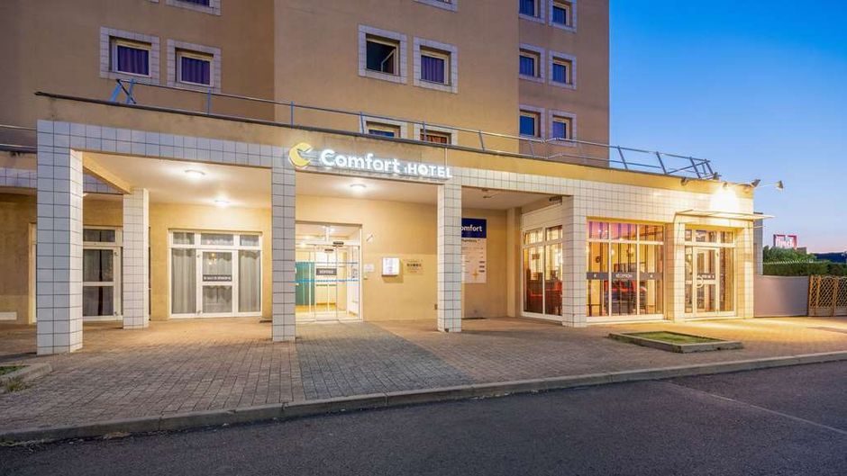 Comfort Hotel Montlucon Exterior