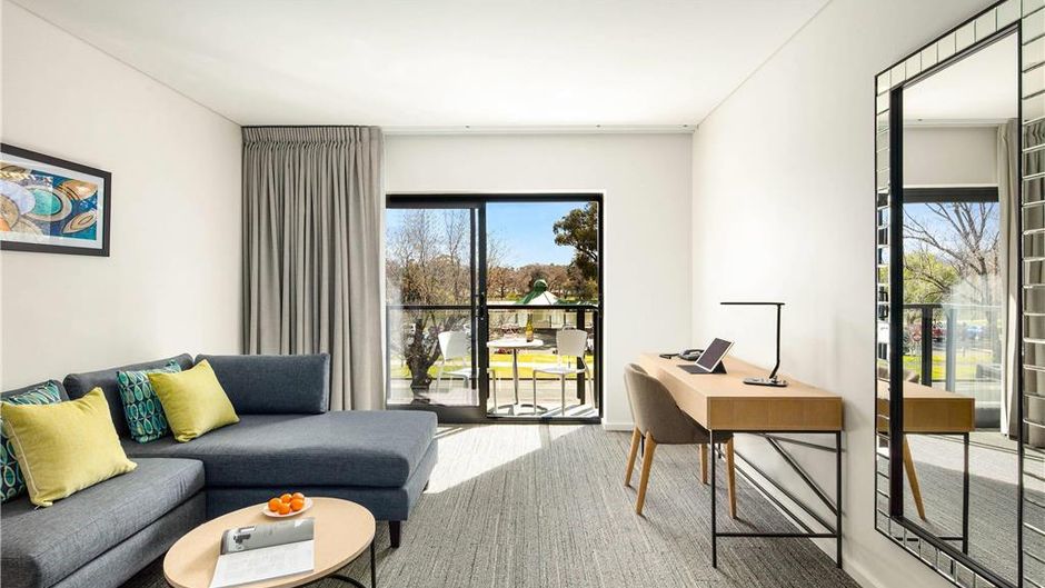 Quality Hotel Lakeside Room