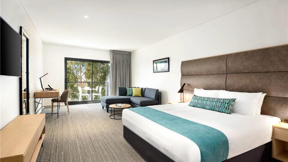 Quality Hotel Lakeside Room
