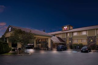 Best Western Plus Parkway Inn