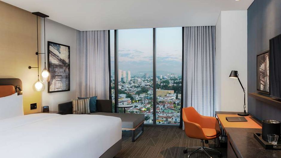 Hilton Guadalajara Midtown Room