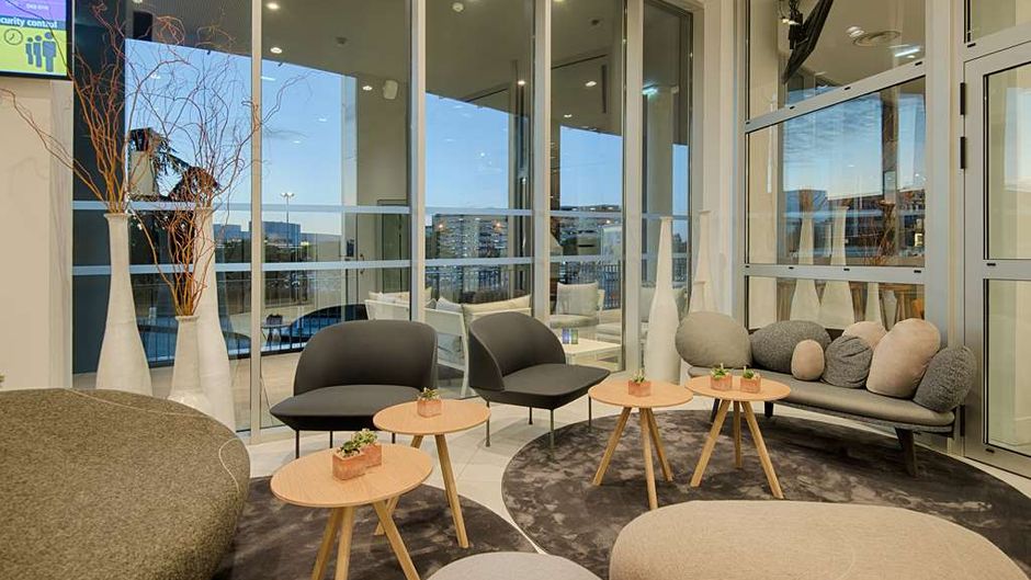 NH Toulouse Airport Lobby