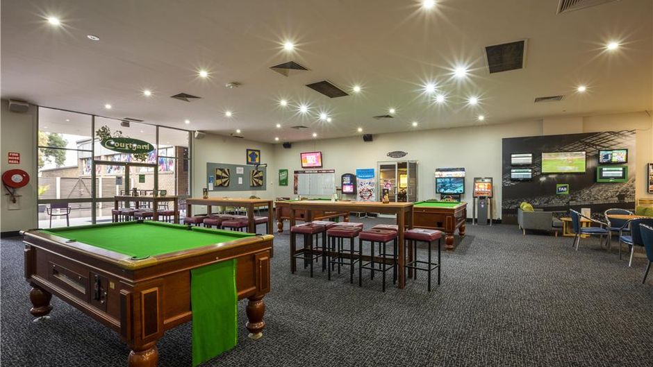Nightcap at Coolaroo Hotel Restaurant