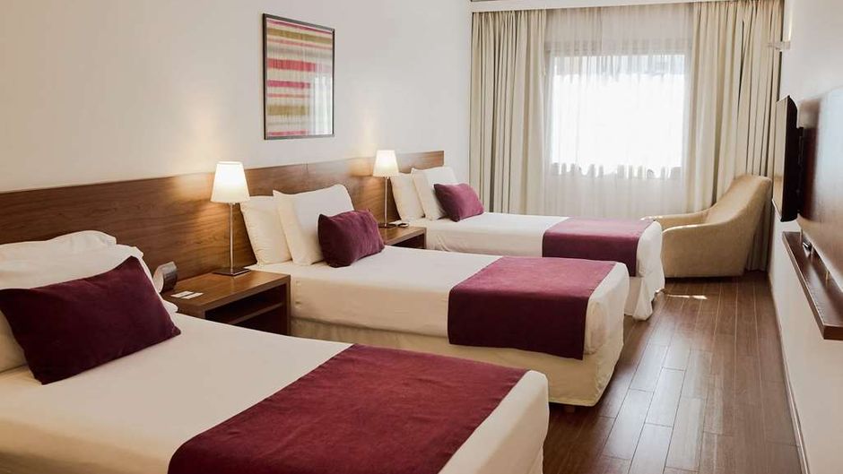 Dazzler Maipu Room