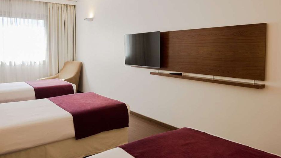 Dazzler Maipu Room