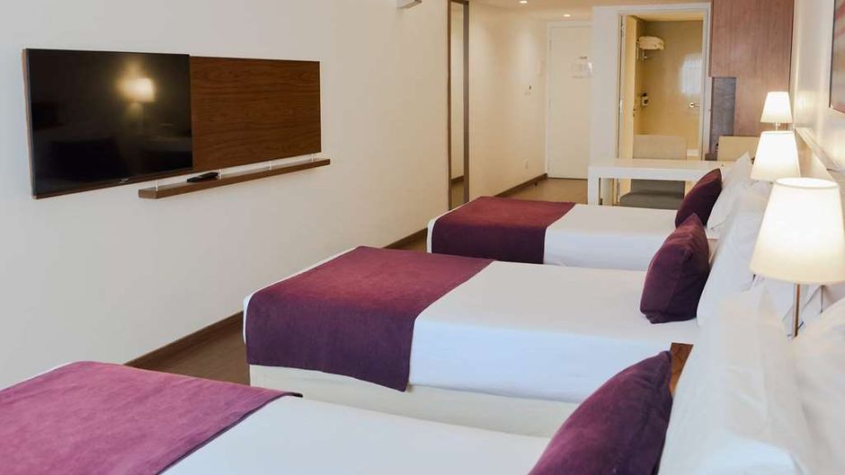 Dazzler Maipu Room
