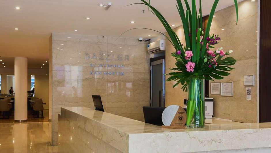 Dazzler San Martin Lobby