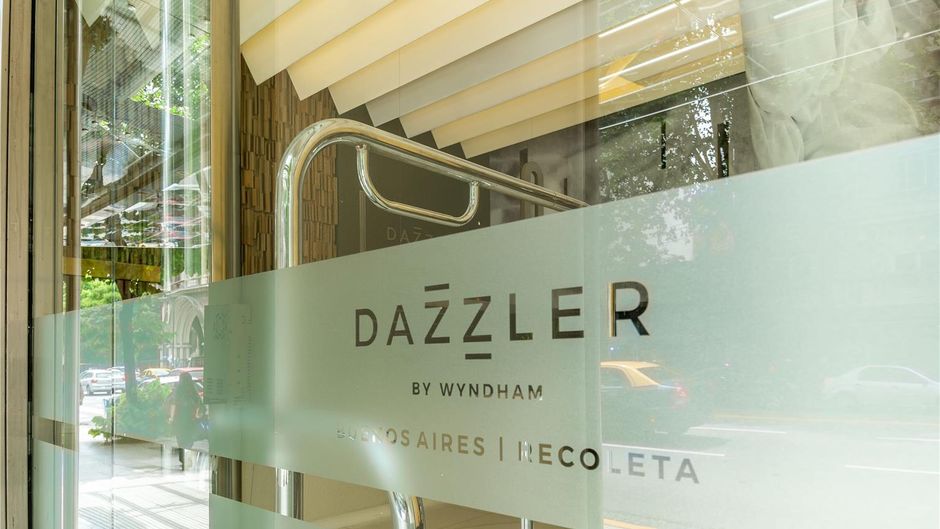 Dazzler Recoleta Exterior